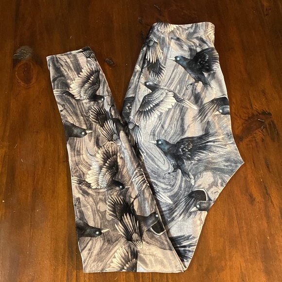 BLACK MILK RAVENOUS HIGH WAISTED VELVET LEGGINGS - LIMITEDđź–¤ - Picture 12 of 14